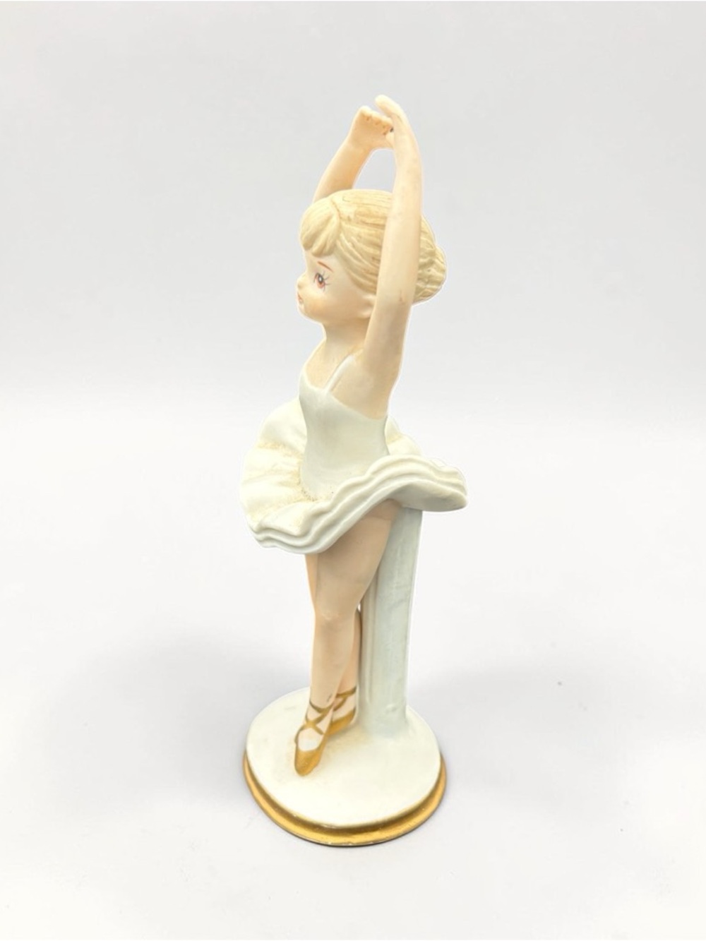 Vintage Lefton 1983 Ballerina 03835 Christopher Collection Figurine on Pedestal - Picture 4 of 14